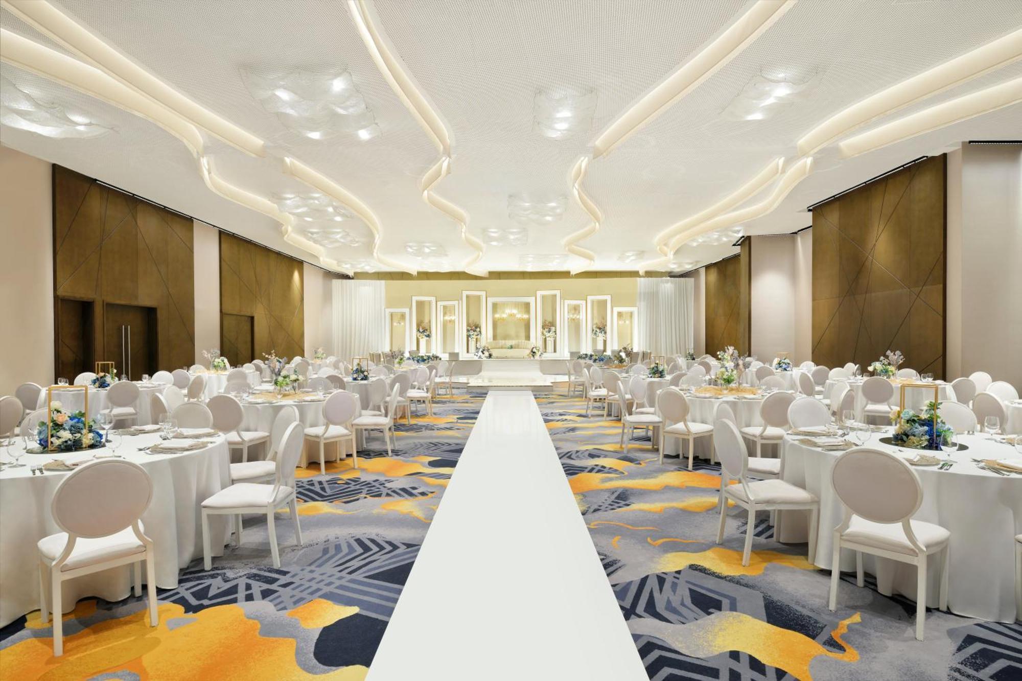 Moevenpick Hotel & Apartments Ghala Maskat Exterior foto The Grand Ballroom